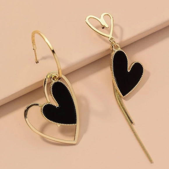 Jewelry - Heart Charm Mismatched Drop Earrings New